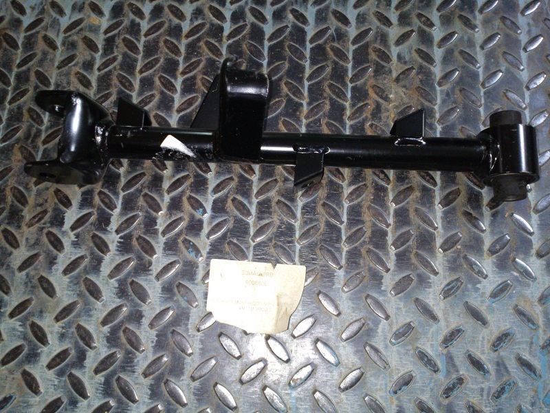 картинка РЫЧАГ ЗАДНЕЙ ПОДВЕСКИ ЛЕВЫЙ В СБОРЕ M1, M2 BRILLIANCE  3083011