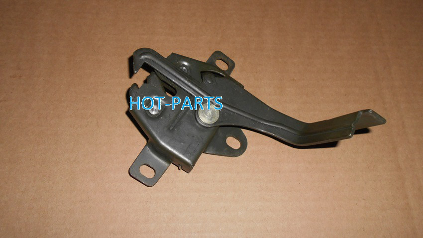 картинка ЗАМОК КАПОТА LF BREEZ -- не разобрано 2 L8402700